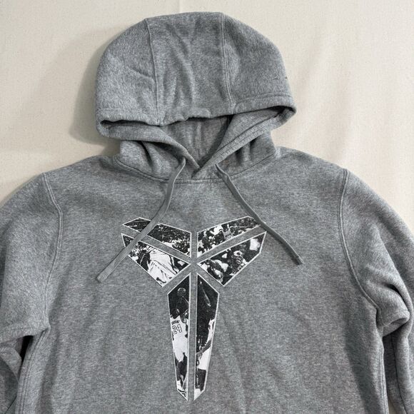 Nike Kobe Bryant Men’s Hoodie 2/8/24 Statue Hoodie Grey Sz M Legacy Mamba Day - Picture 3 of 12